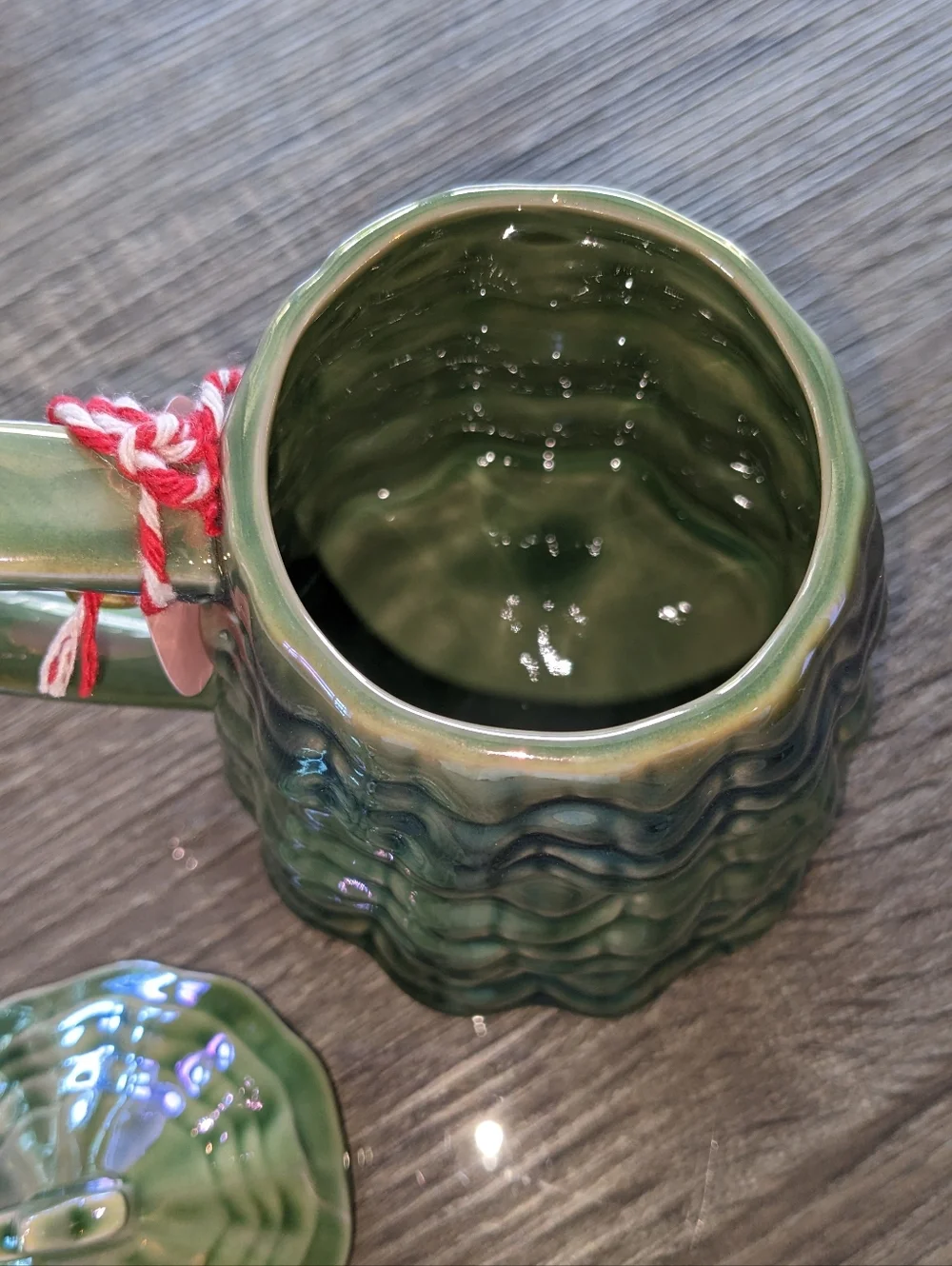 Anthropologie Mug Merry Lustre Tree Lidded Holly Green Holiday Christmas New